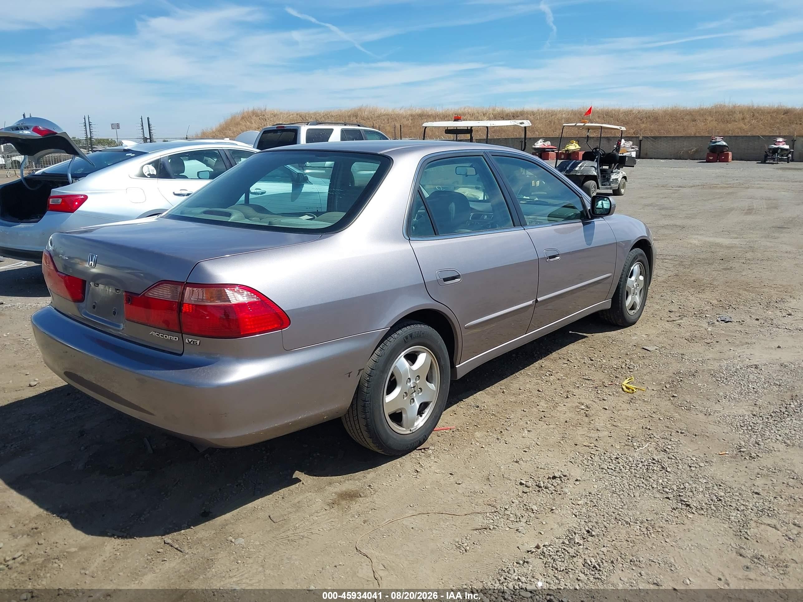 2000 Honda Accord 3.0 Ex Silver vin: 1HGCG1656YA037899