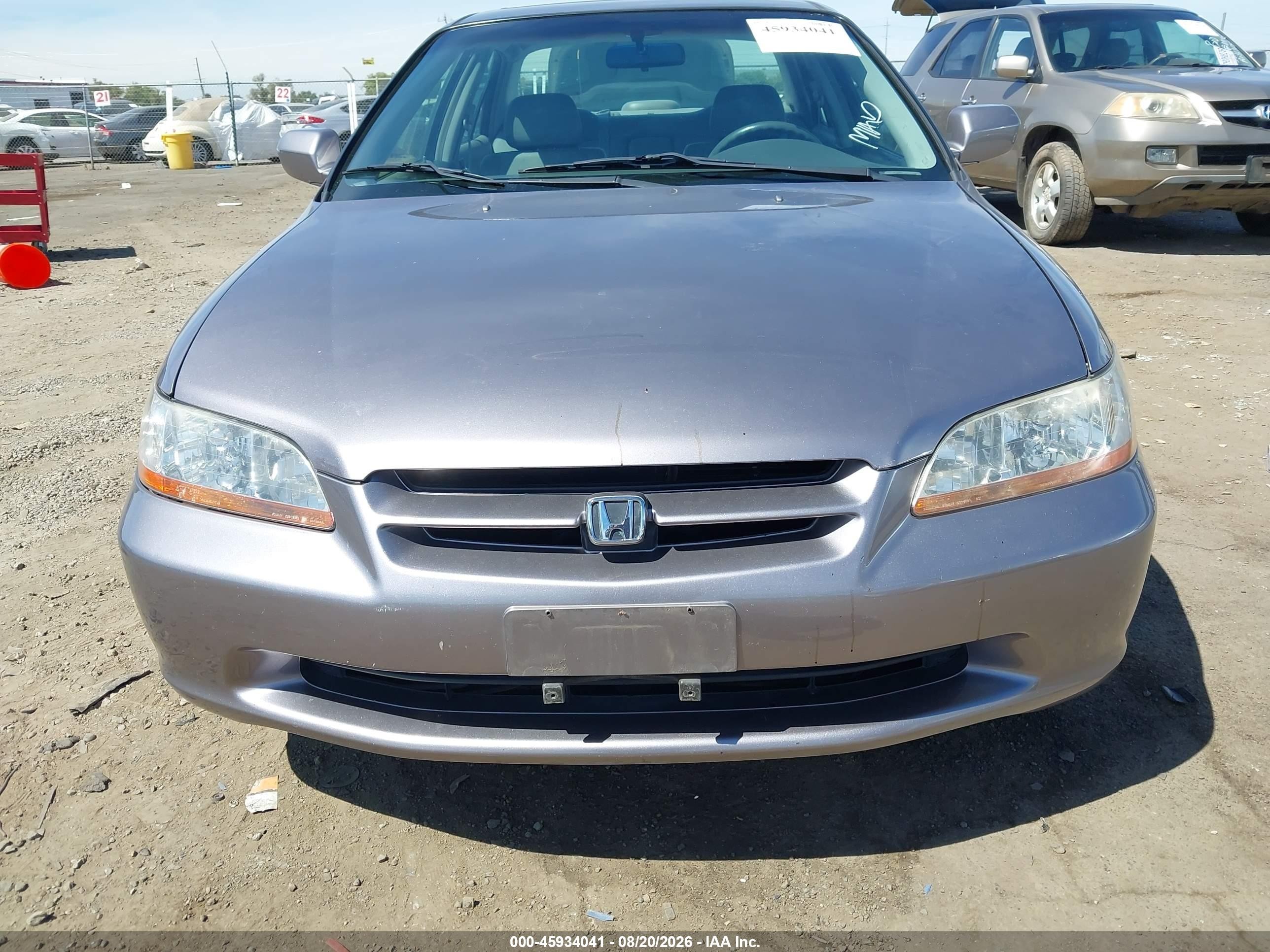 2000 Honda Accord 3.0 Ex Silver vin: 1HGCG1656YA037899