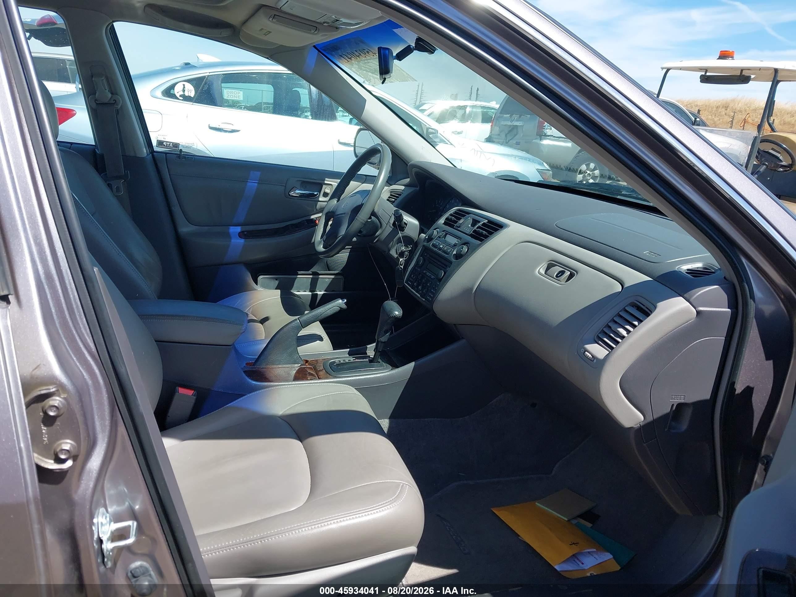 2000 Honda Accord 3.0 Ex Silver vin: 1HGCG1656YA037899