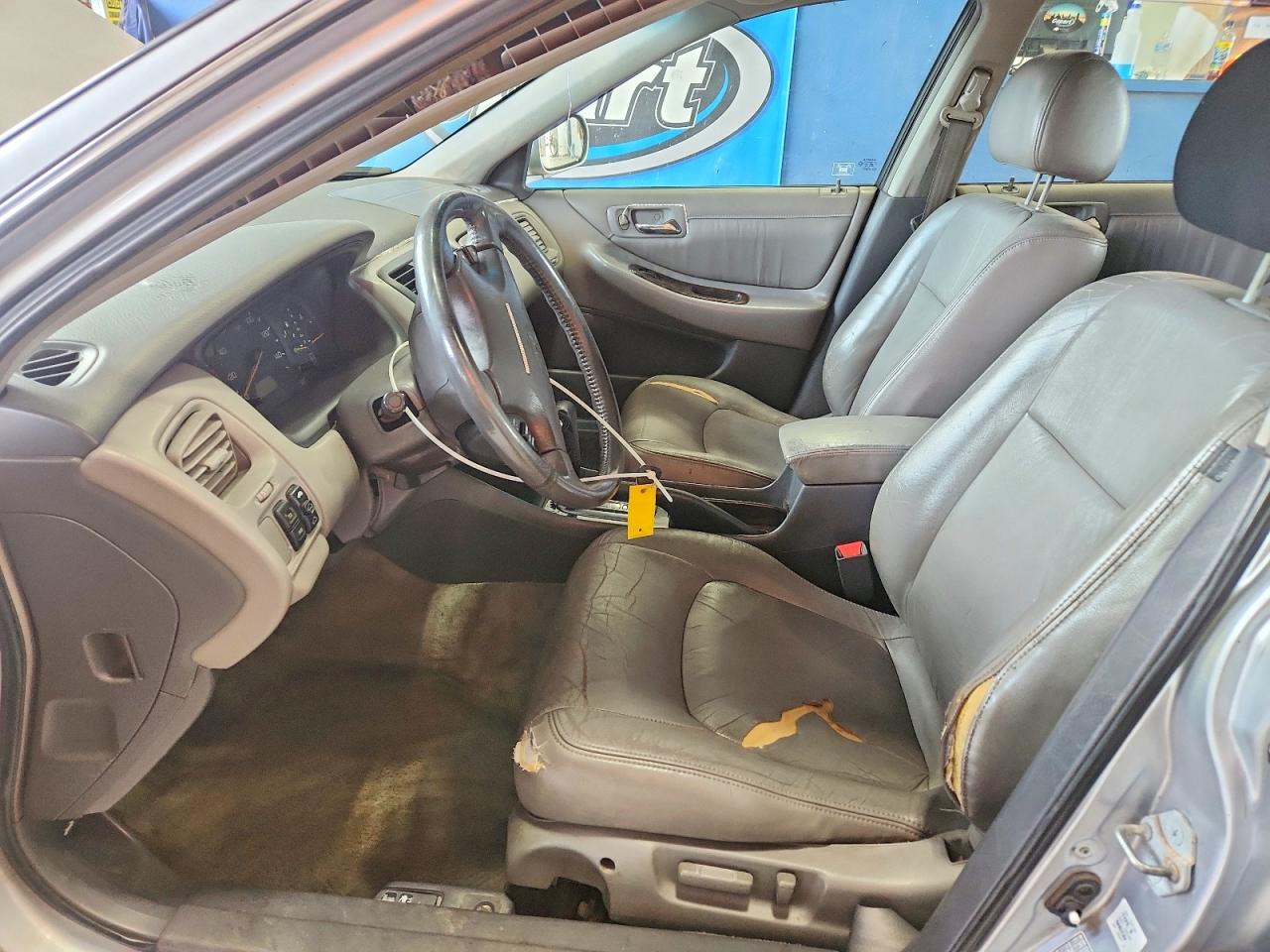 2002 Honda Accord Ex Silver vin: 1HGCG16572A017152