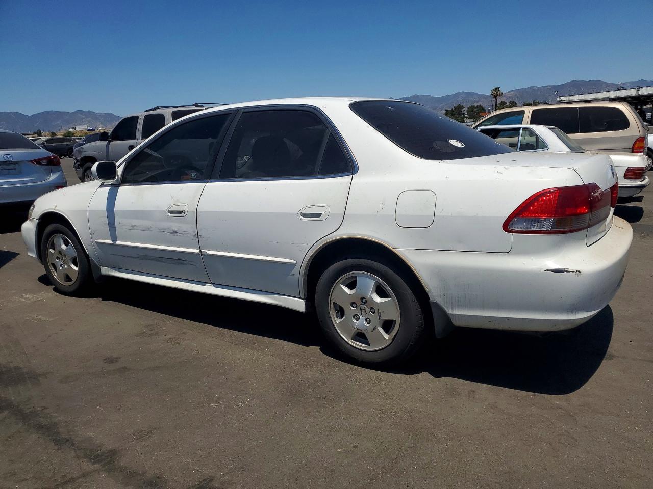 2002 Honda Accord Ex White vin: 1HGCG16572A058610