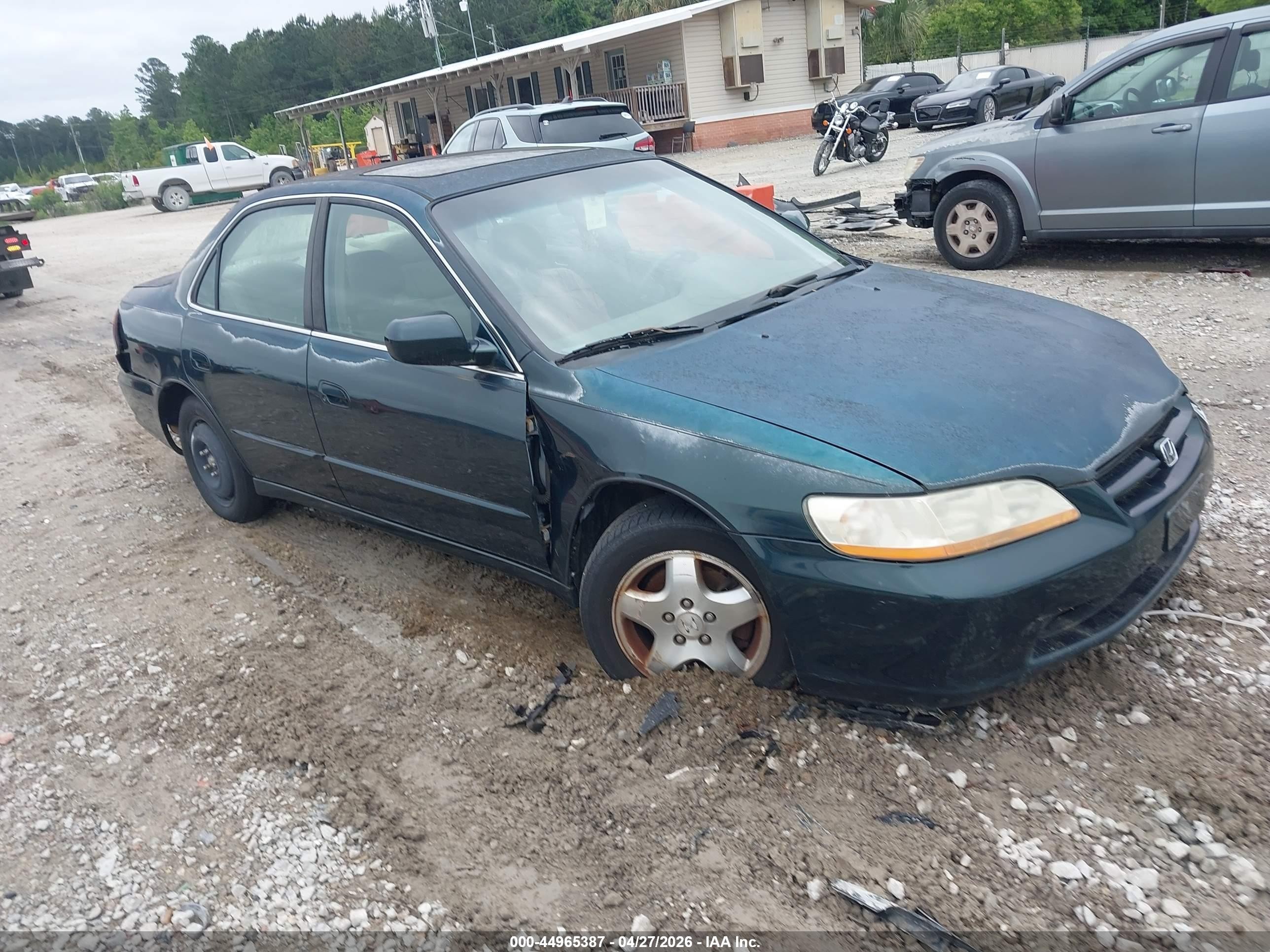 1HGCG1657YA057398