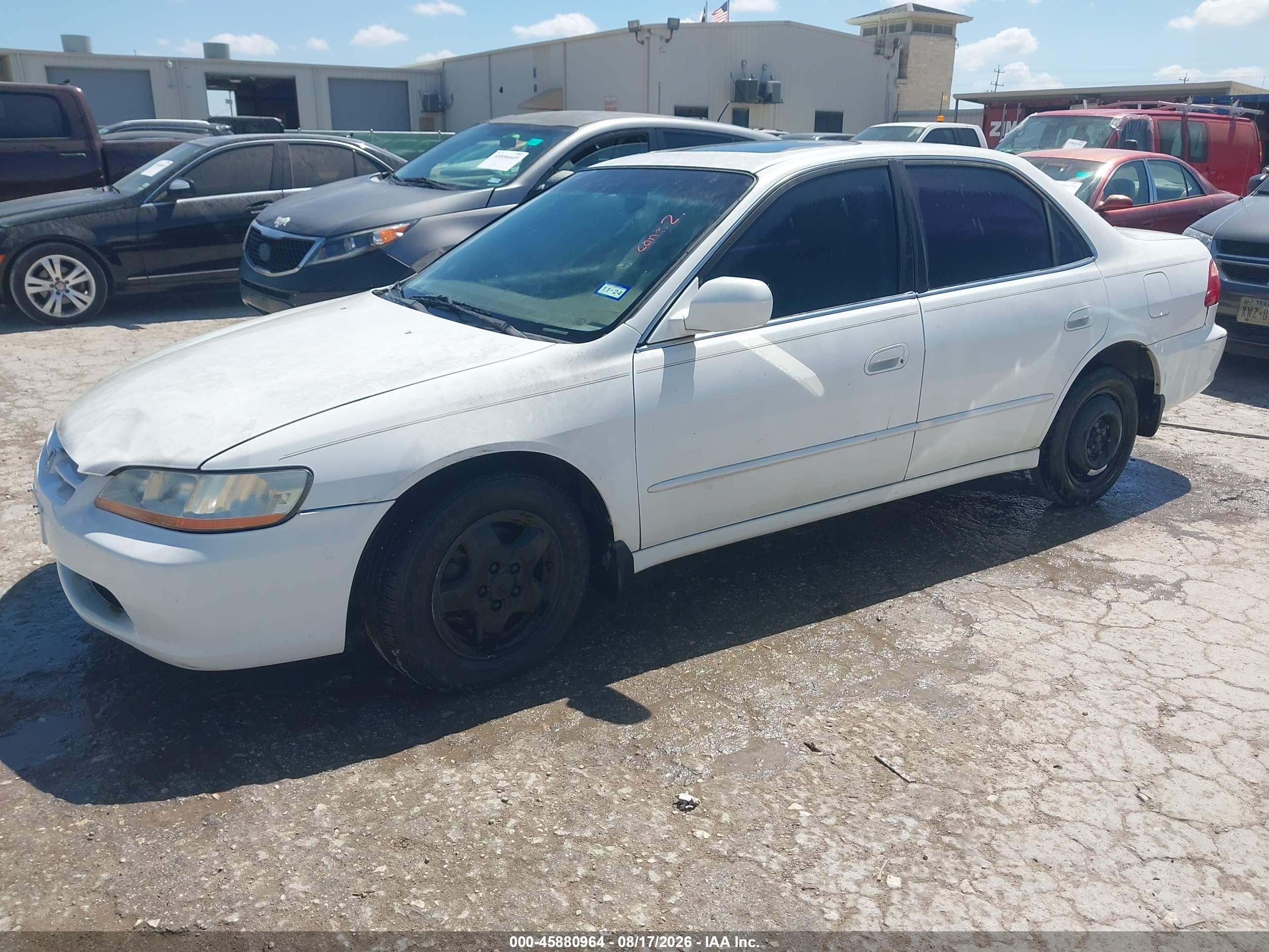 2000 Honda Accord 3.0 Ex White vin: 1HGCG1658YA066580