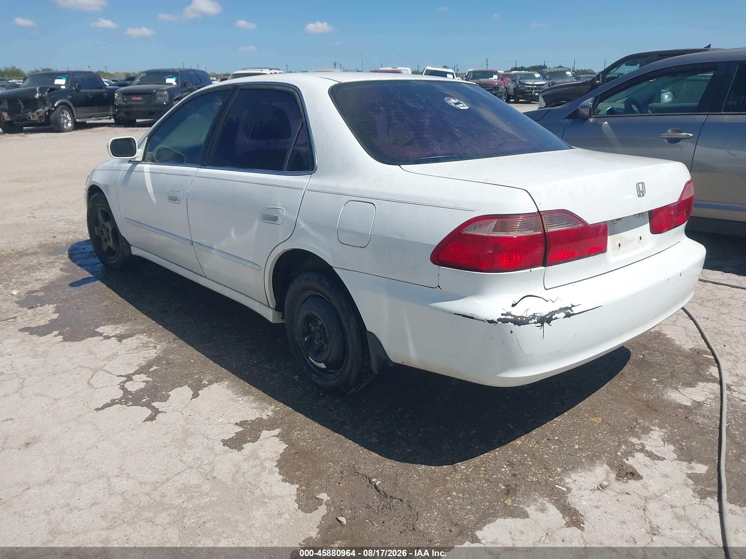 2000 Honda Accord 3.0 Ex White vin: 1HGCG1658YA066580