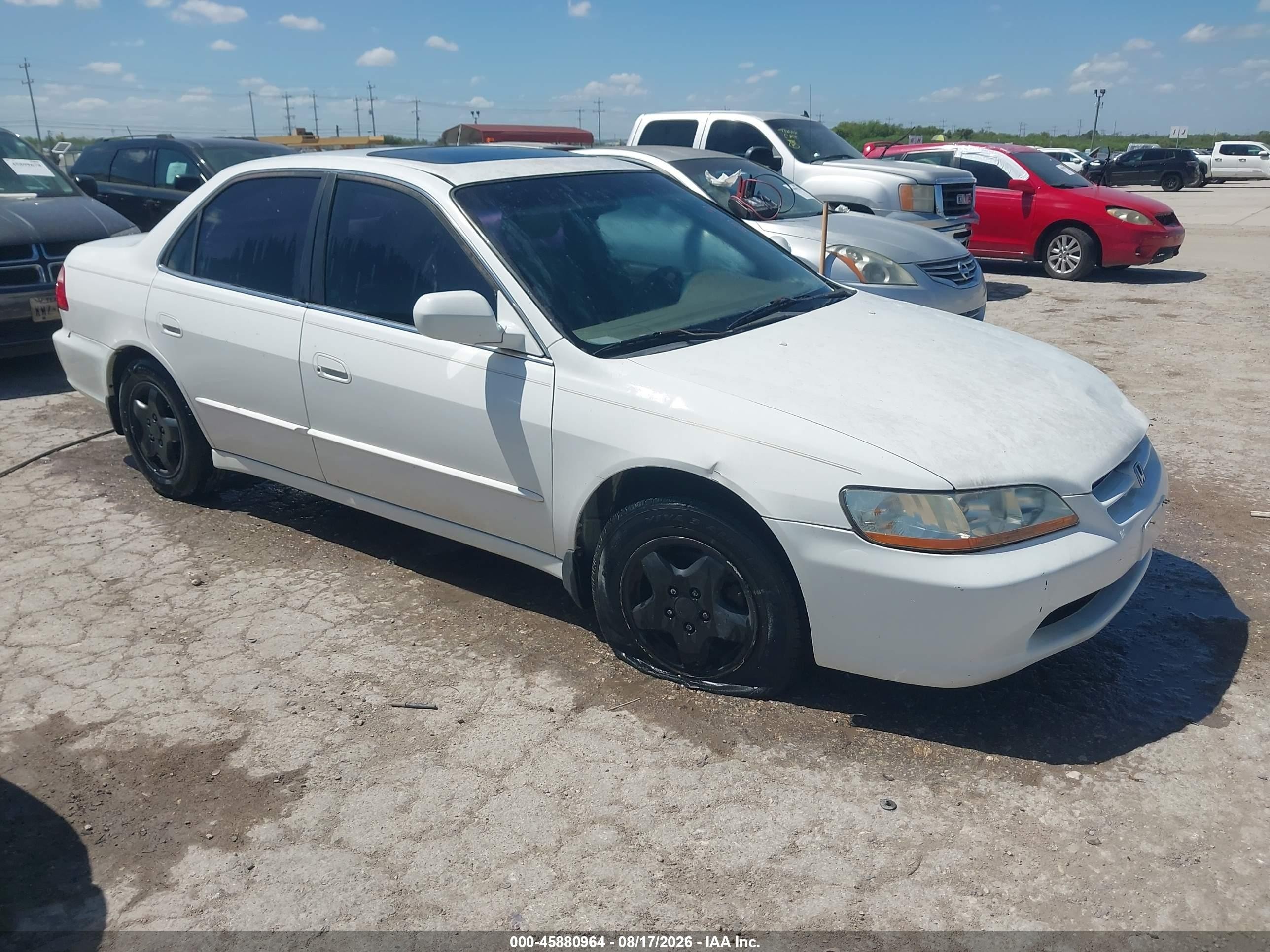 2000 Honda Accord 3.0 Ex White vin: 1HGCG1658YA066580