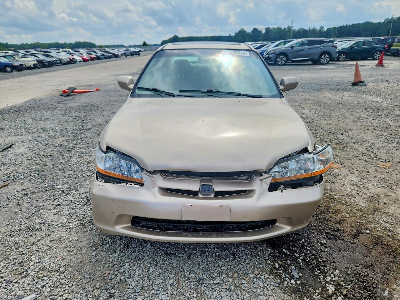 2000 Honda Accord Ex Gold vin: 1HGCG1658YA088692