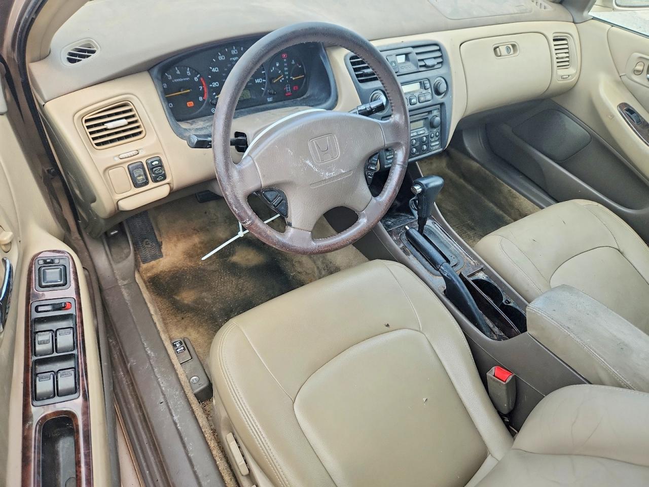 2000 Honda Accord Ex Gold vin: 1HGCG1658YA088692