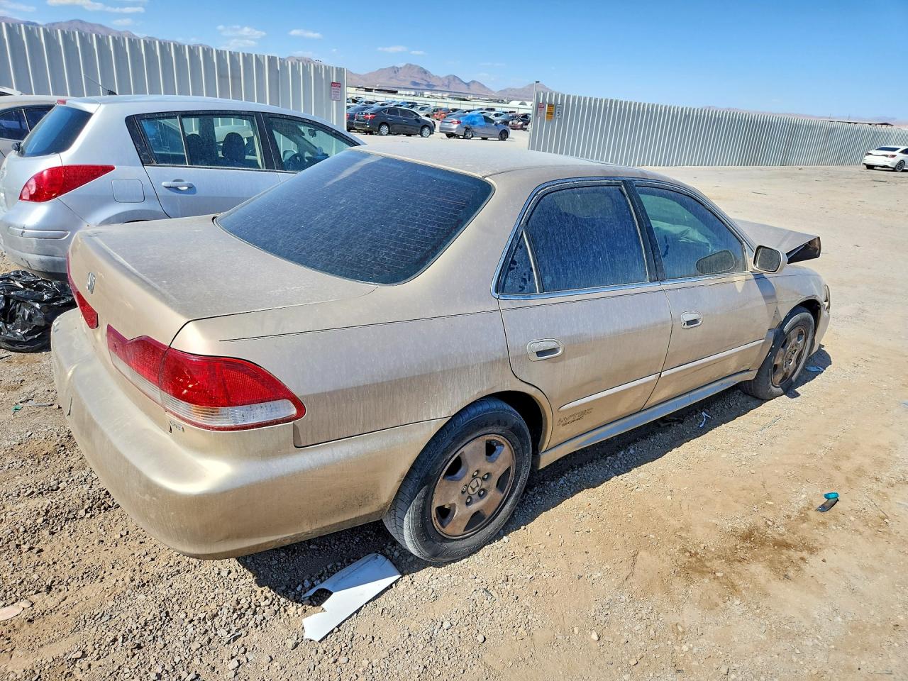 2001 Honda Accord Ex Gold vin: 1HGCG16591A083118