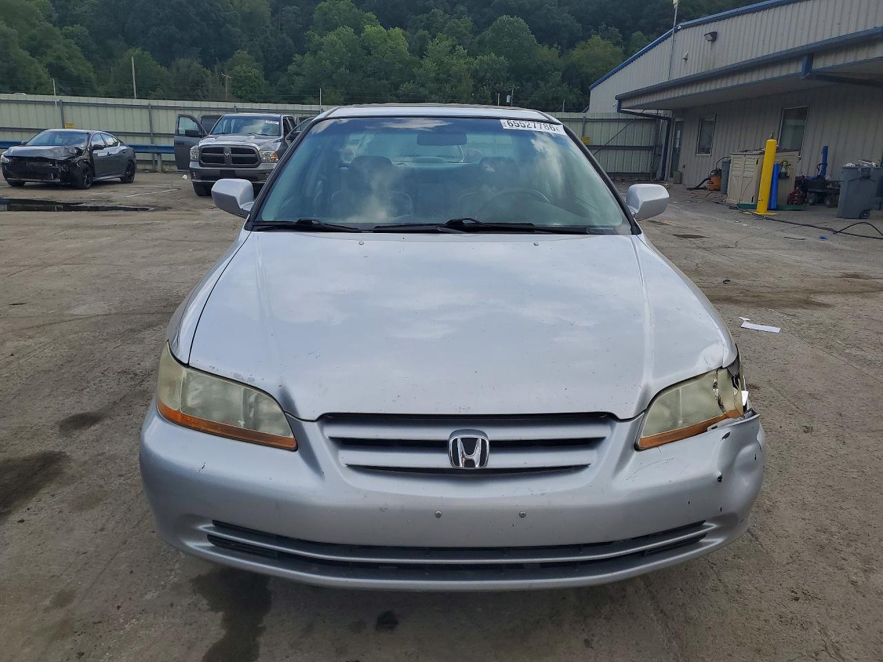 2002 Honda Accord Ex Silver vin: 1HGCG16592A000093