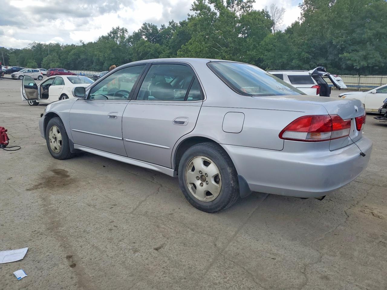 2002 Honda Accord Ex Silver vin: 1HGCG16592A000093