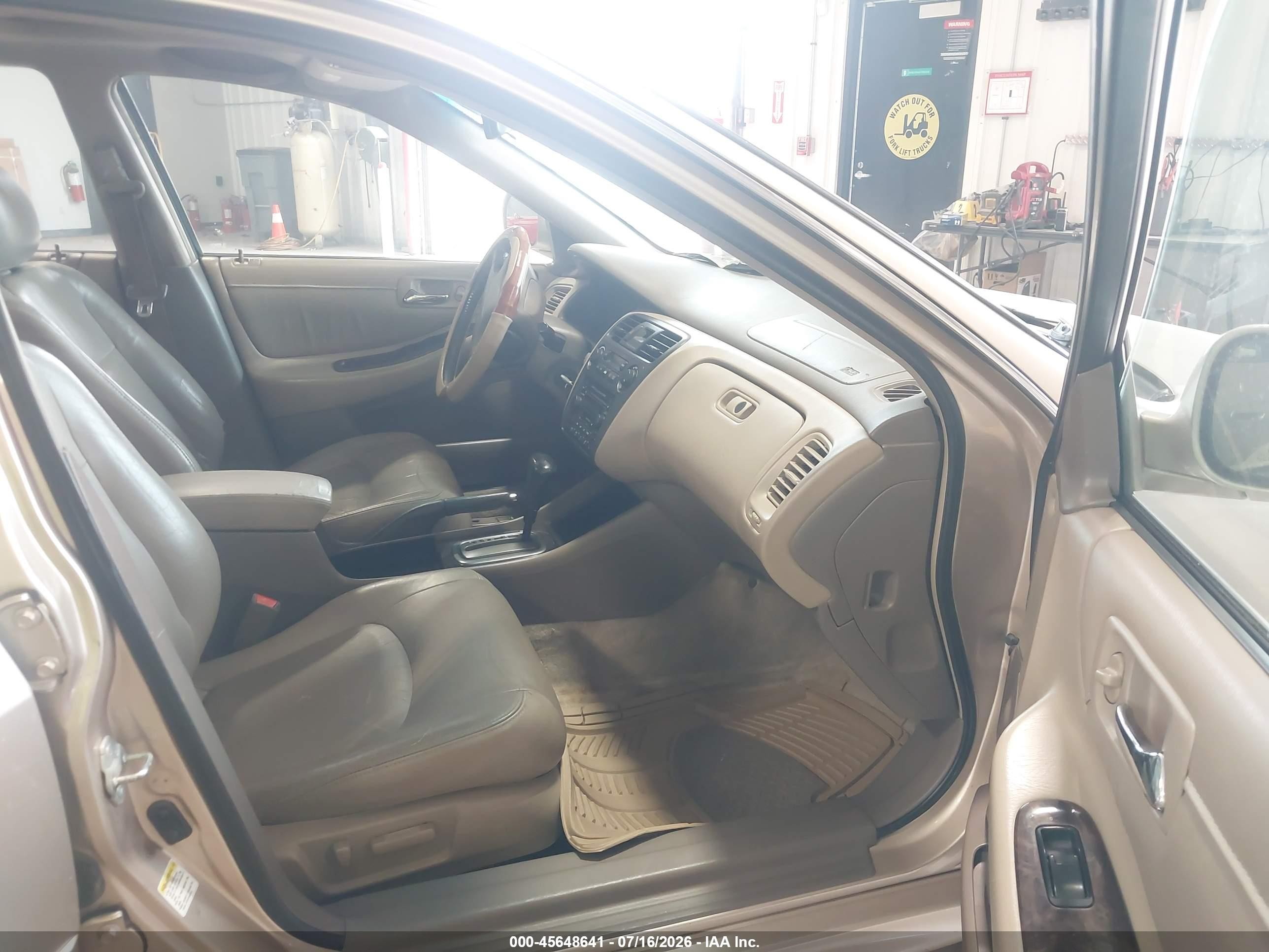 2002 Honda Accord 3.0 Ex Gold vin: 1HGCG16592A033918