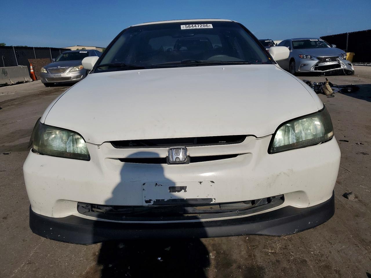 1998 Honda Accord Ex Белый vin: 1HGCG1659WA055911