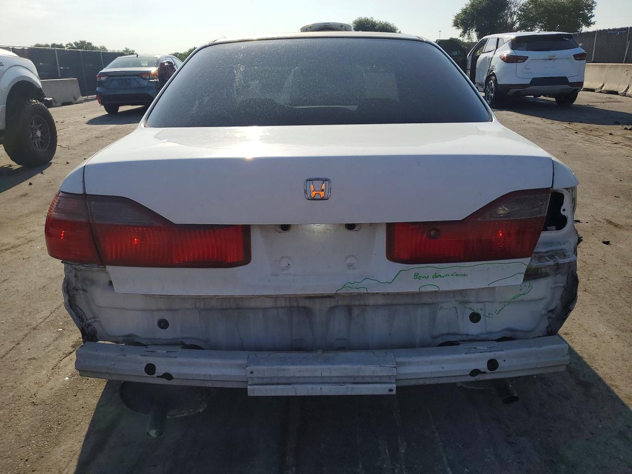 1998 Honda Accord Ex Белый vin: 1HGCG1659WA055911
