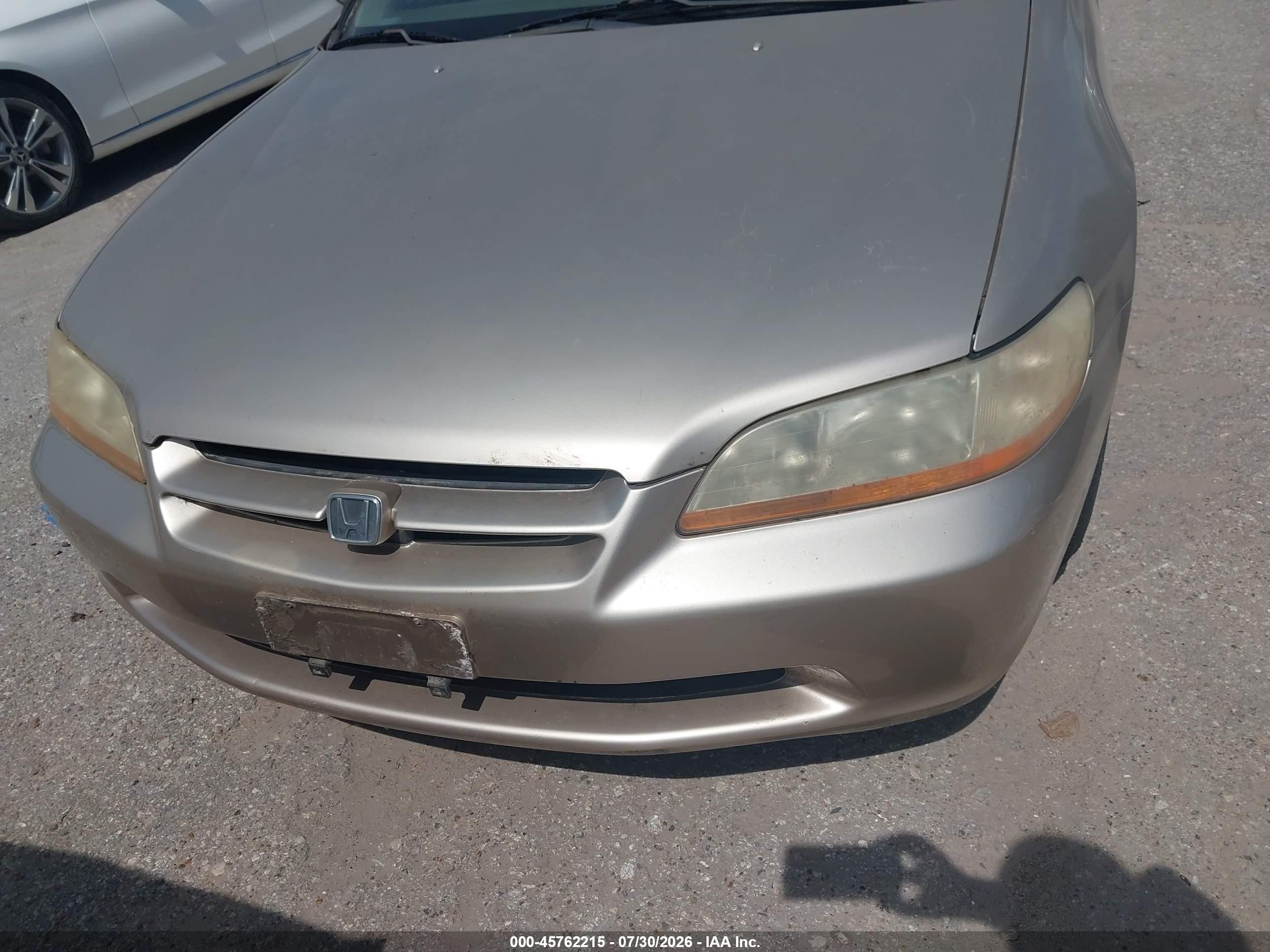 2000 Honda Accord 3.0 Ex Золотой vin: 1HGCG1659YA060318