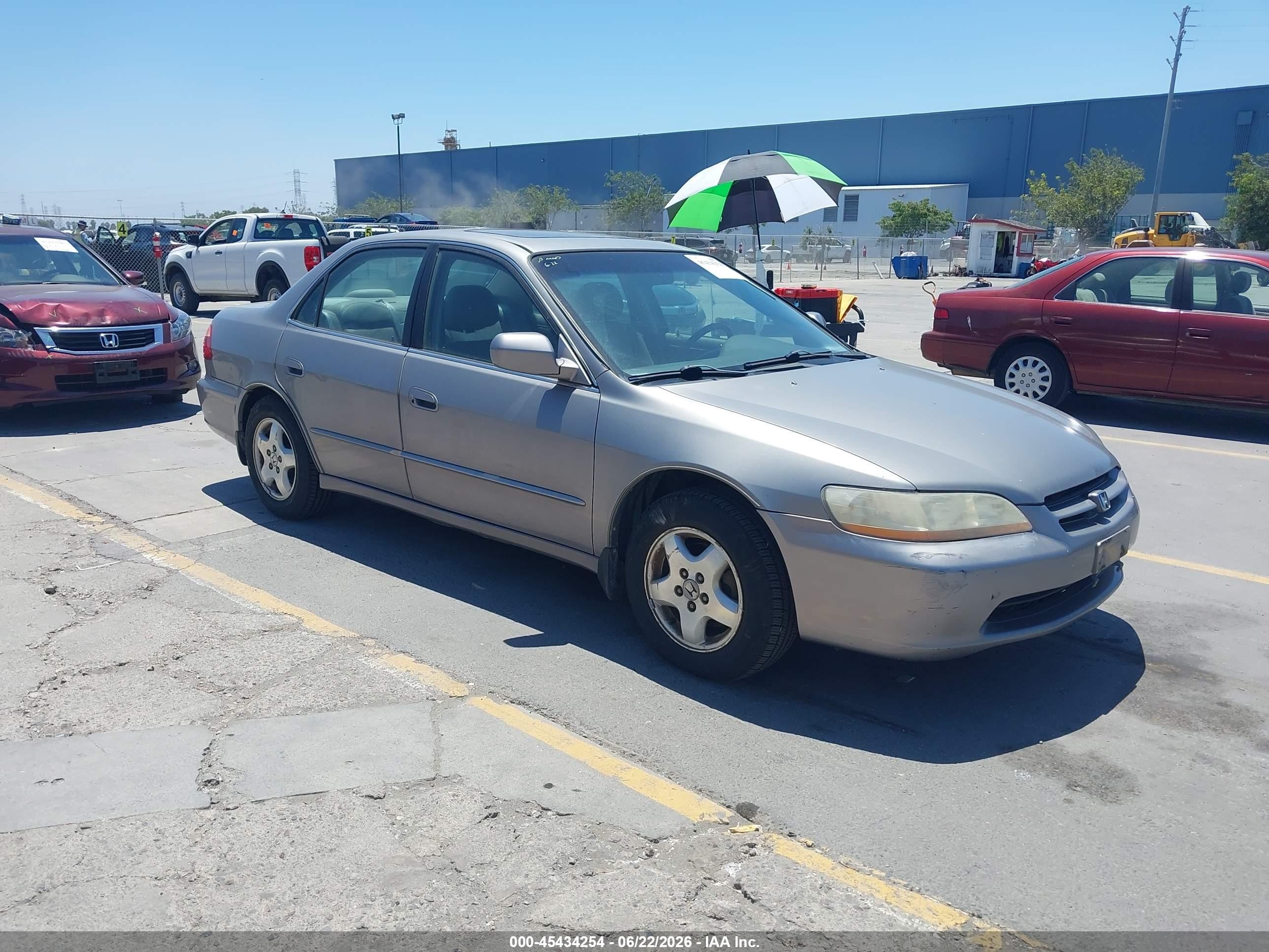 1HGCG1659YA077121