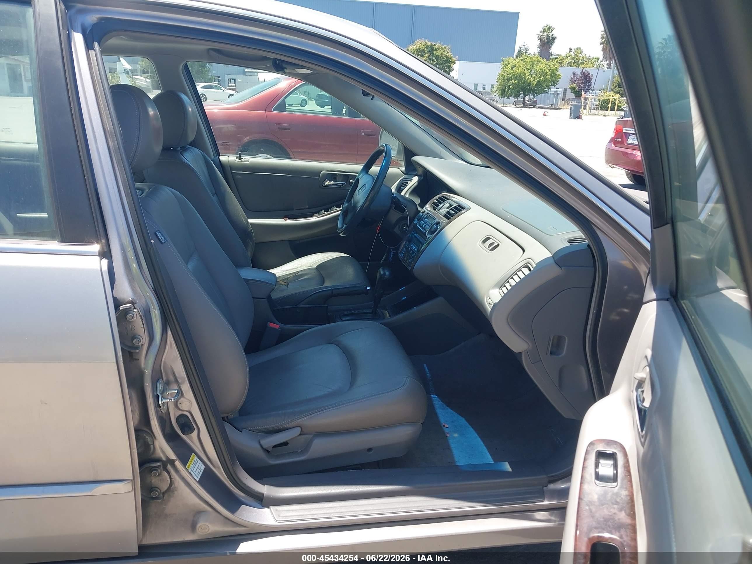 2000 Honda Accord 3.0 Ex Gray vin: 1HGCG1659YA077121