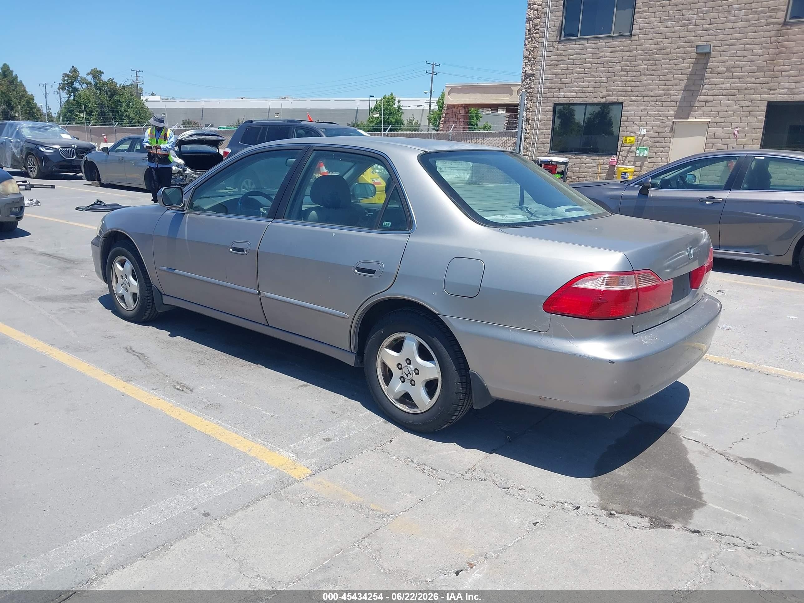 2000 Honda Accord 3.0 Ex Gray vin: 1HGCG1659YA077121