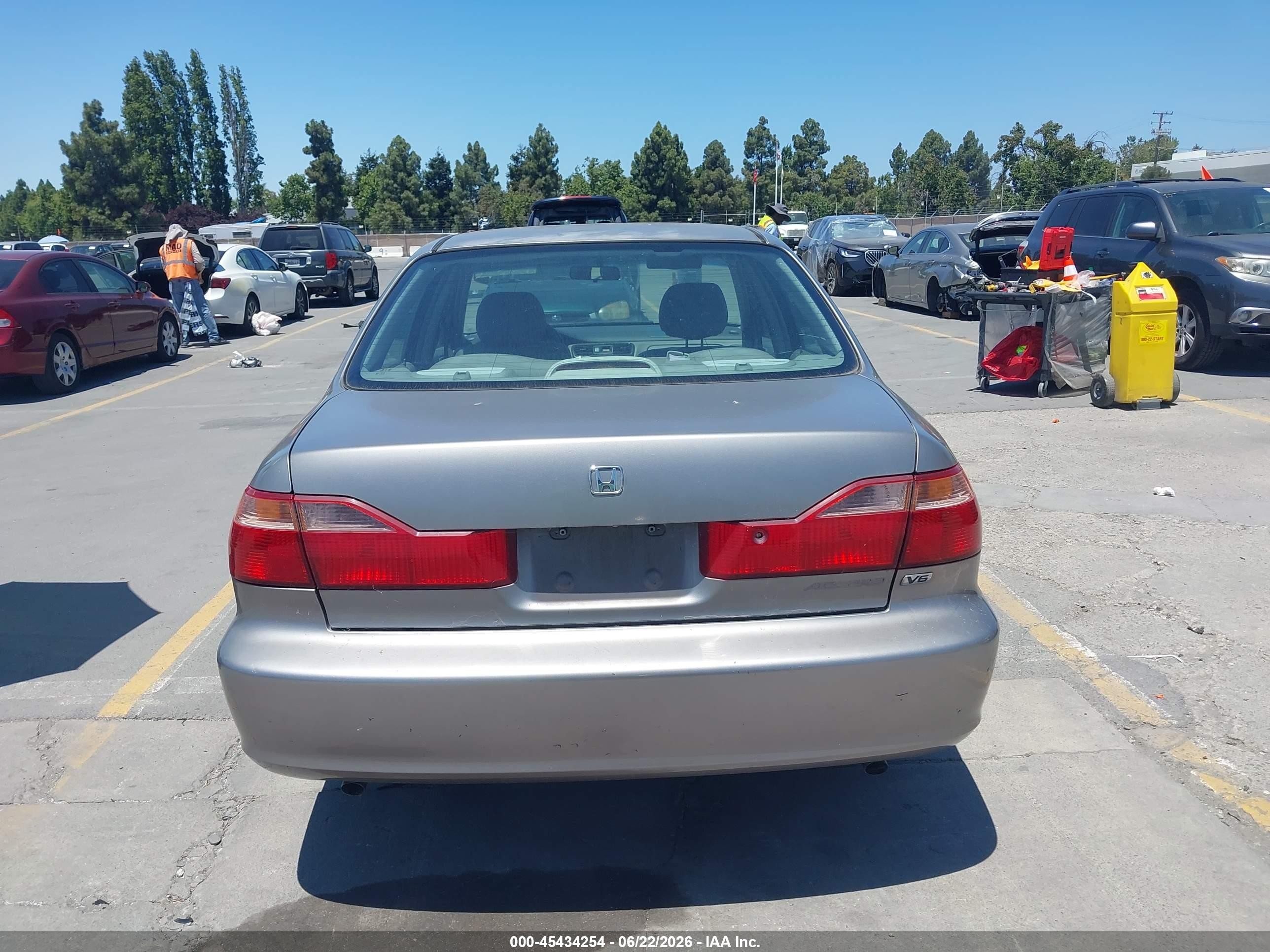 2000 Honda Accord 3.0 Ex Gray vin: 1HGCG1659YA077121
