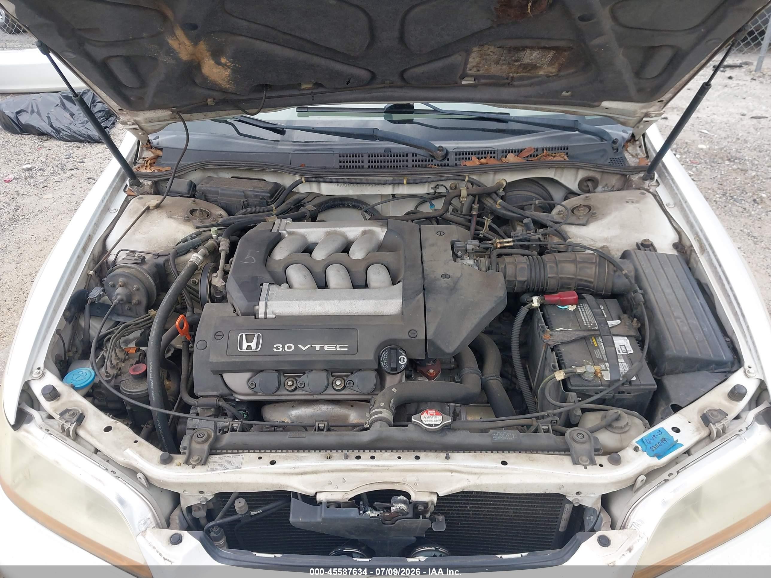 2000 Honda Accord 3.0 Ex White vin: 1HGCG1659YA085879