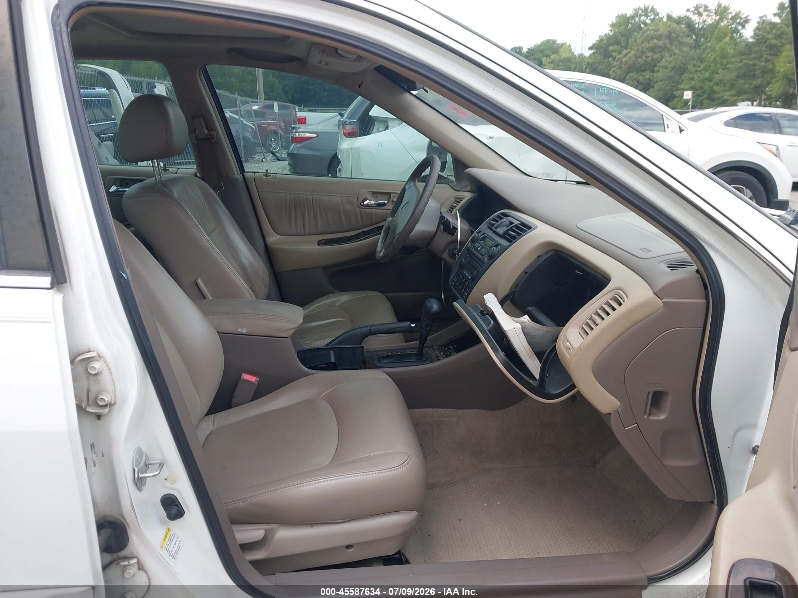 2000 Honda Accord 3.0 Ex White vin: 1HGCG1659YA085879