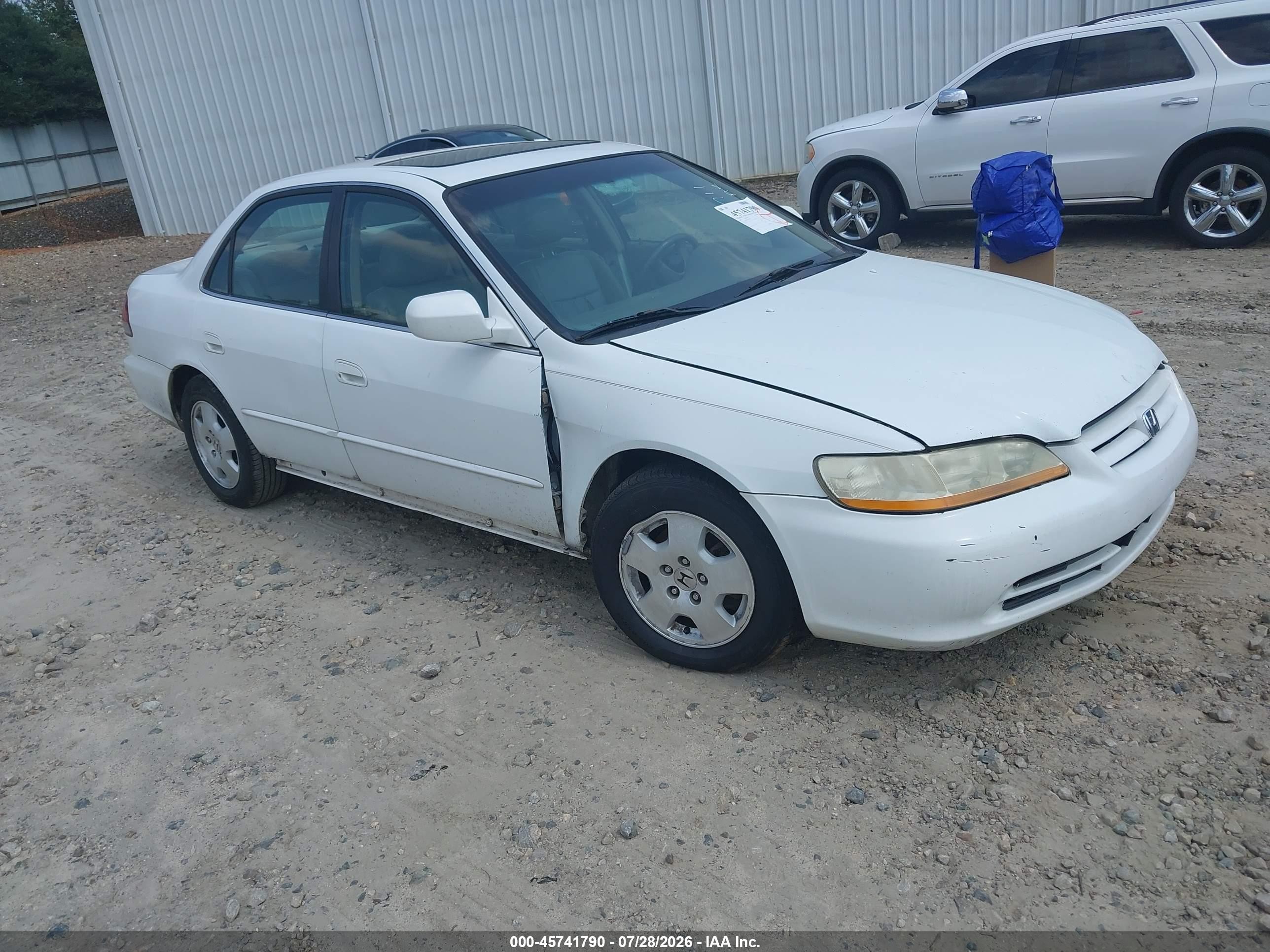 2001 Honda Accord 3.0 Ex White vin: 1HGCG165X1A079711