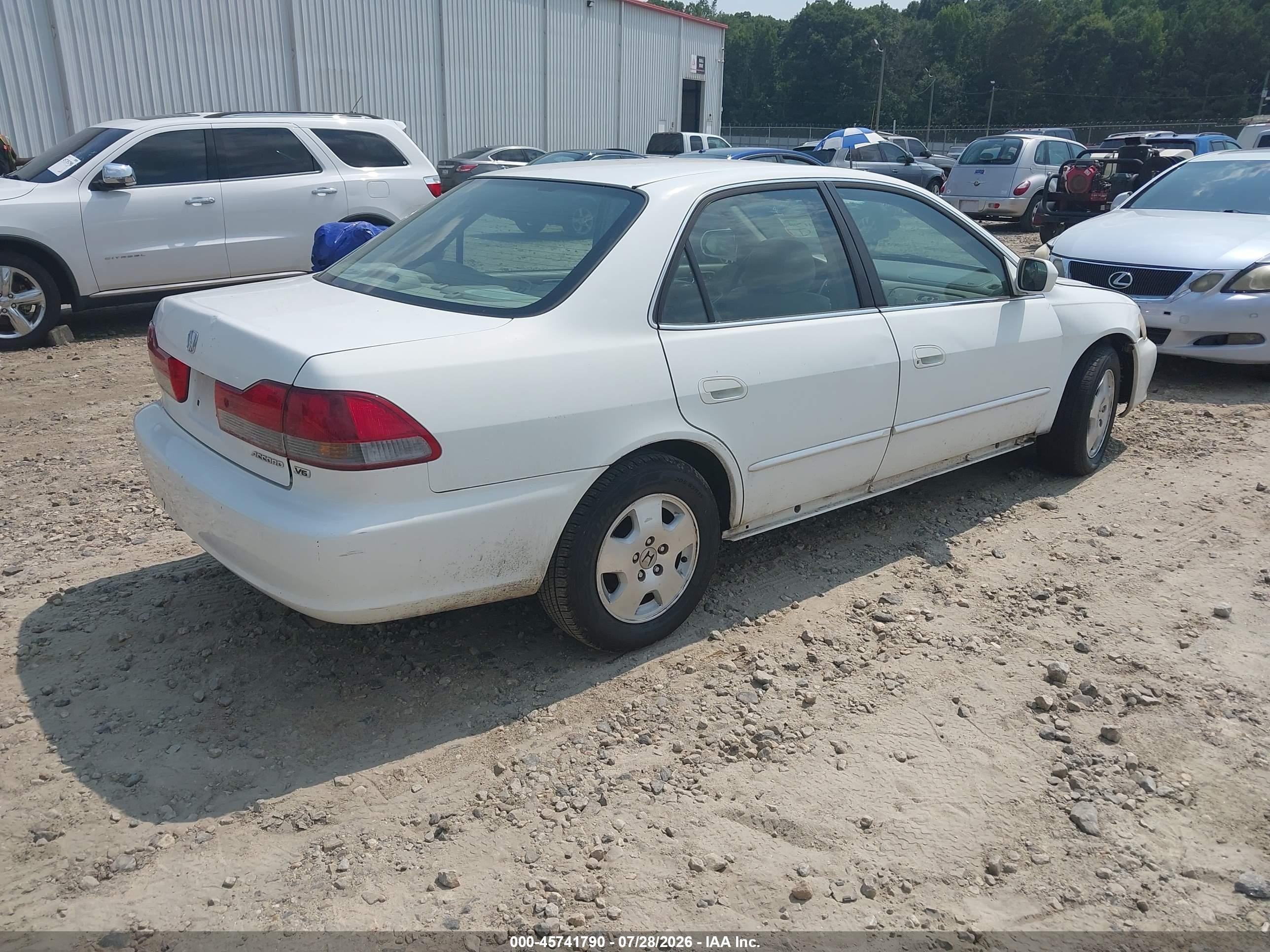 2001 Honda Accord 3.0 Ex White vin: 1HGCG165X1A079711
