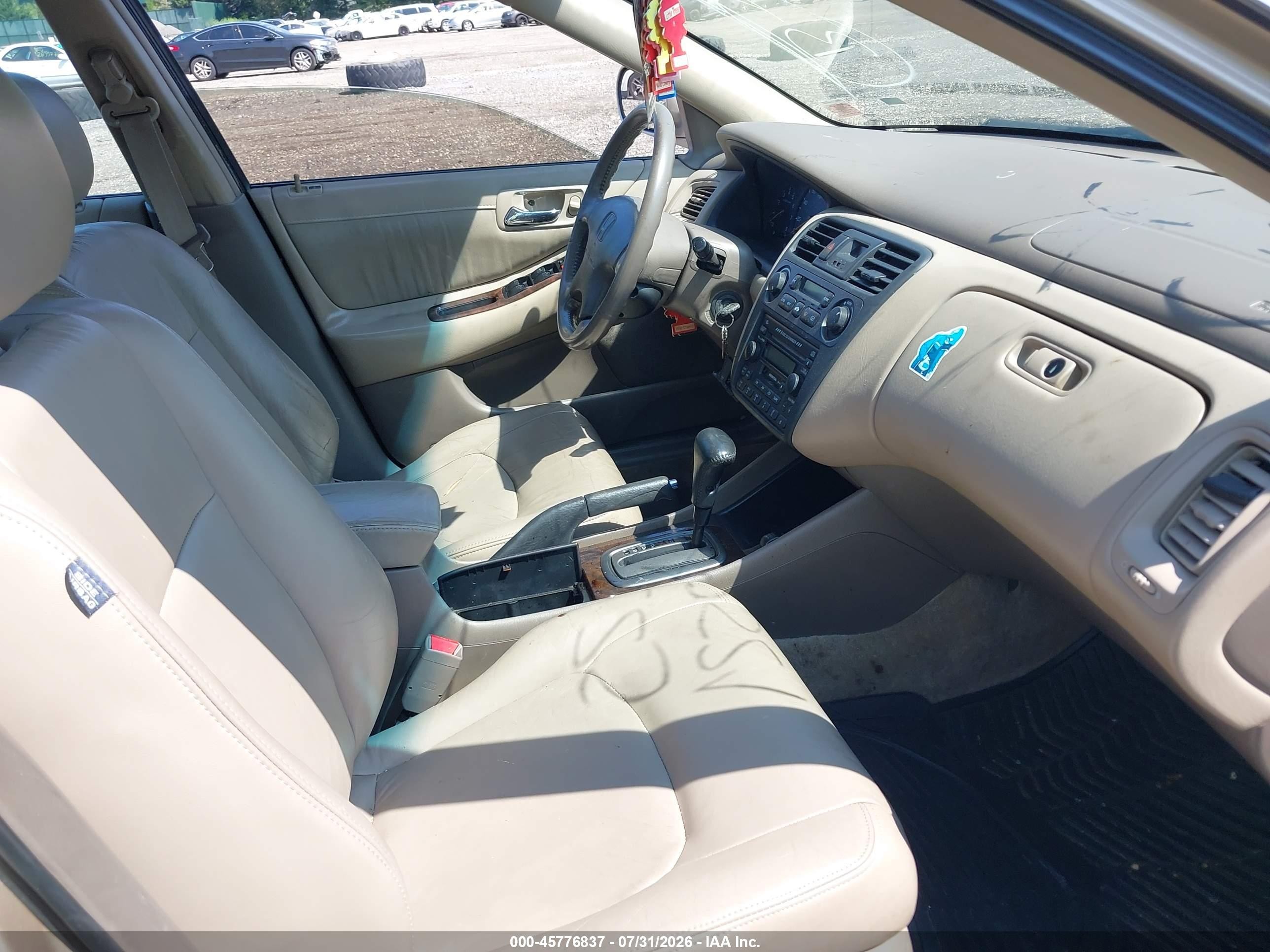 2002 Honda Accord 3.0 Ex Gold vin: 1HGCG165X2A009322