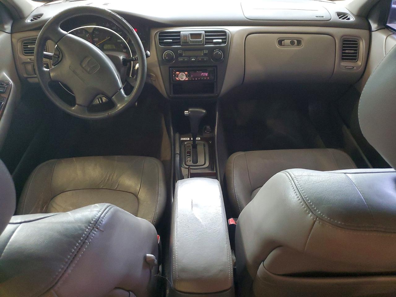 2002 Honda Accord Ex Silver vin: 1HGCG165X2A037508