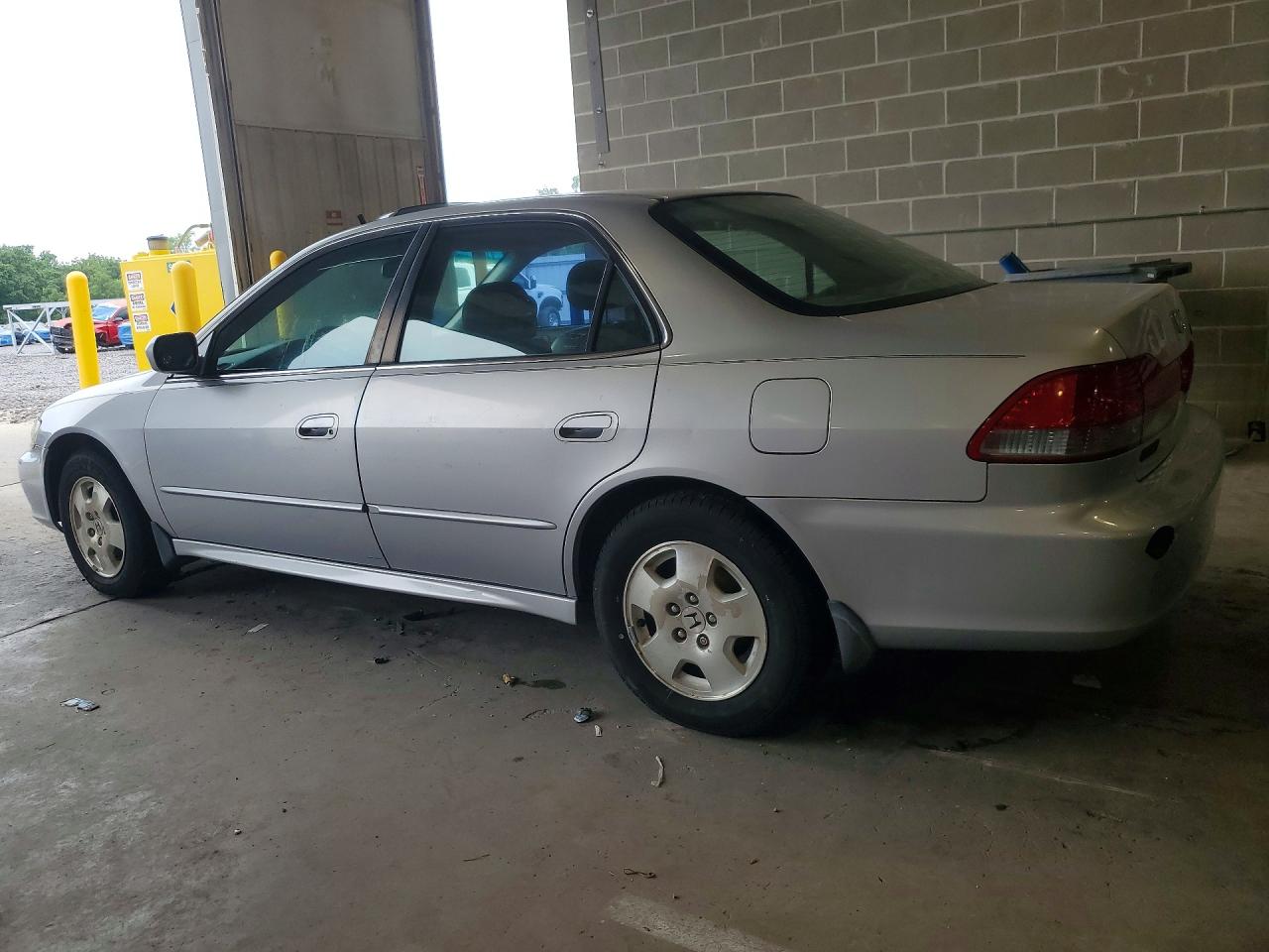 2002 Honda Accord Ex Silver vin: 1HGCG165X2A037508