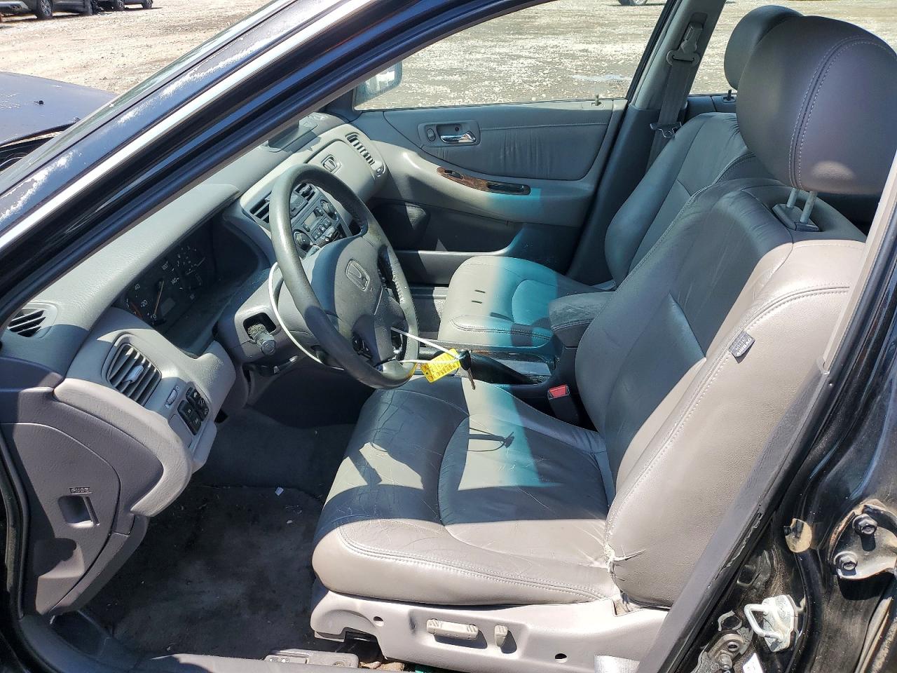 2002 Honda Accord Ex Black vin: 1HGCG165X2A039713