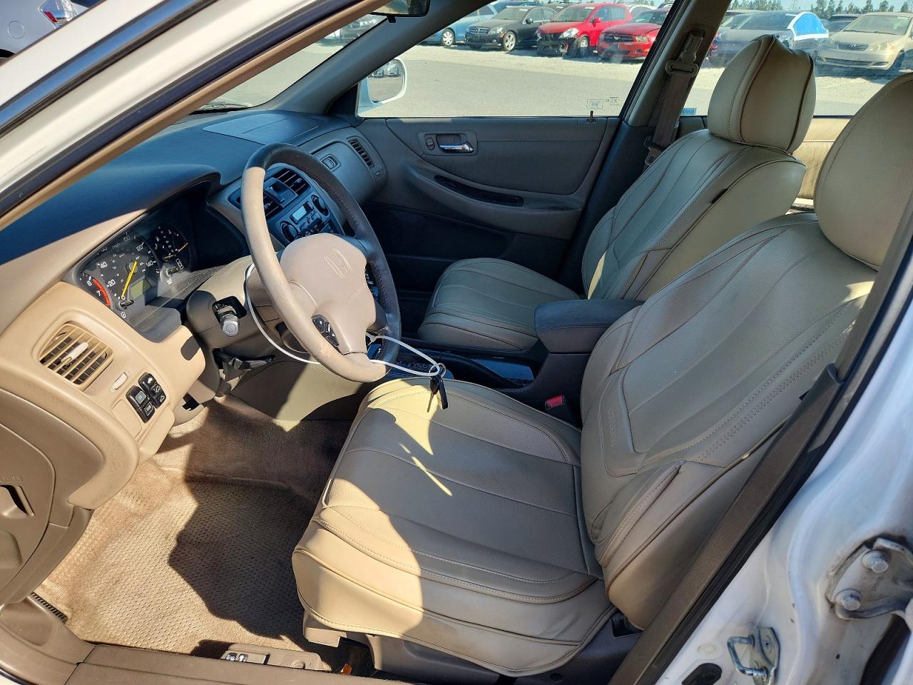 2002 Honda Accord Ex White vin: 1HGCG165X2A043051