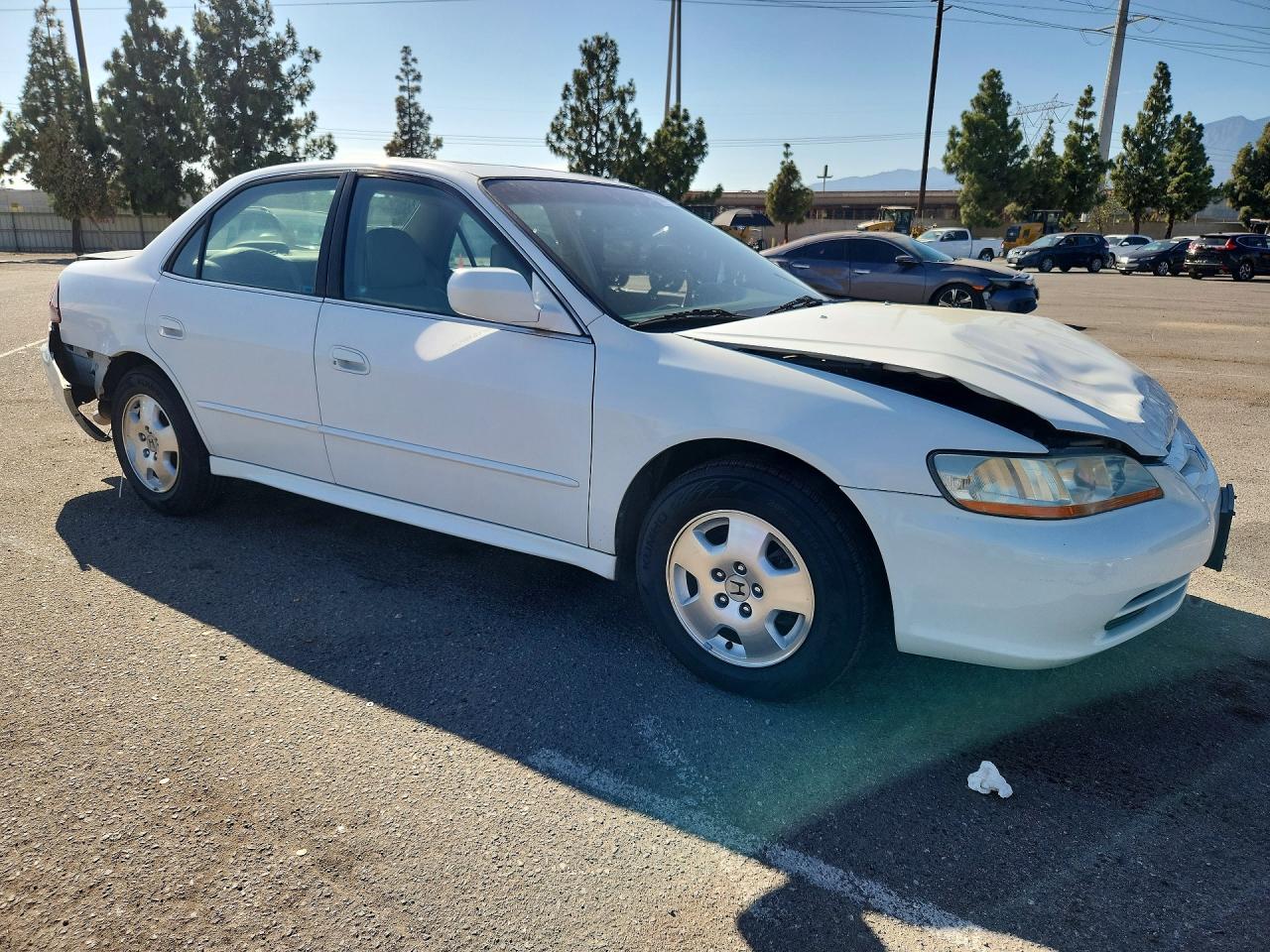 2002 Honda Accord Ex White vin: 1HGCG165X2A043051