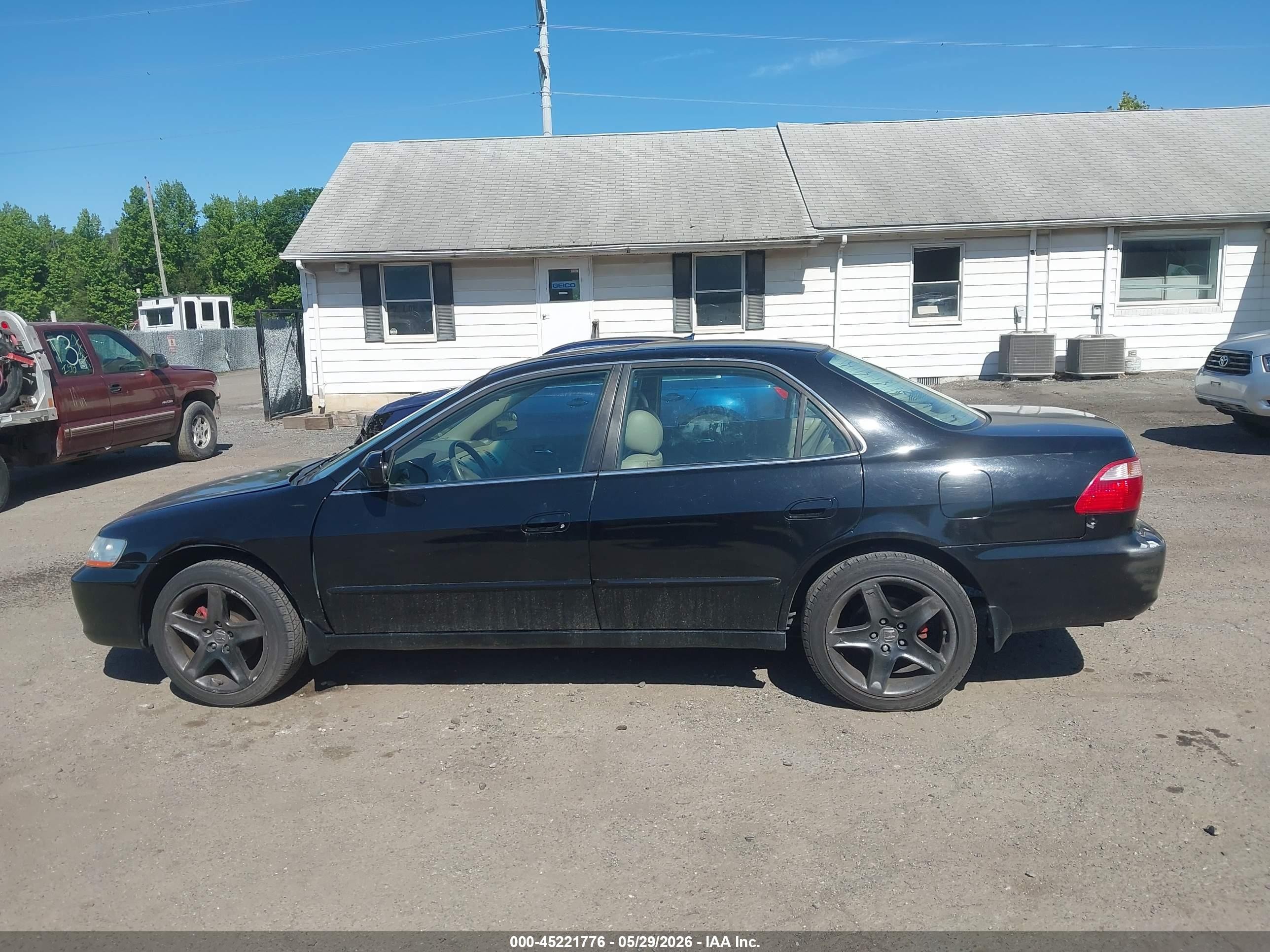 2000 Honda Accord 3.0 Ex Black vin: 1HGCG165XYA085289