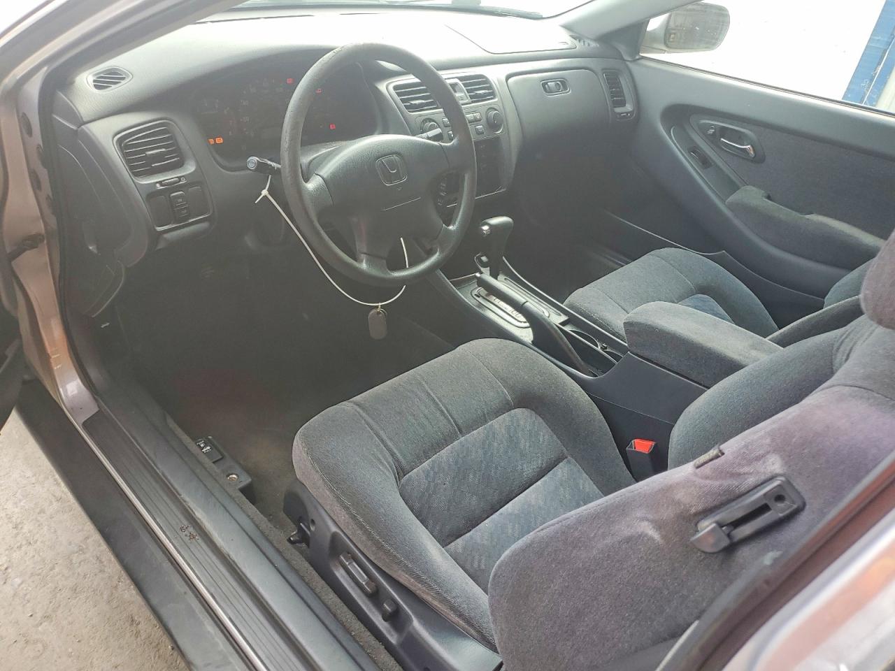 2002 Honda Accord Lx Silver vin: 1HGCG22412A011656