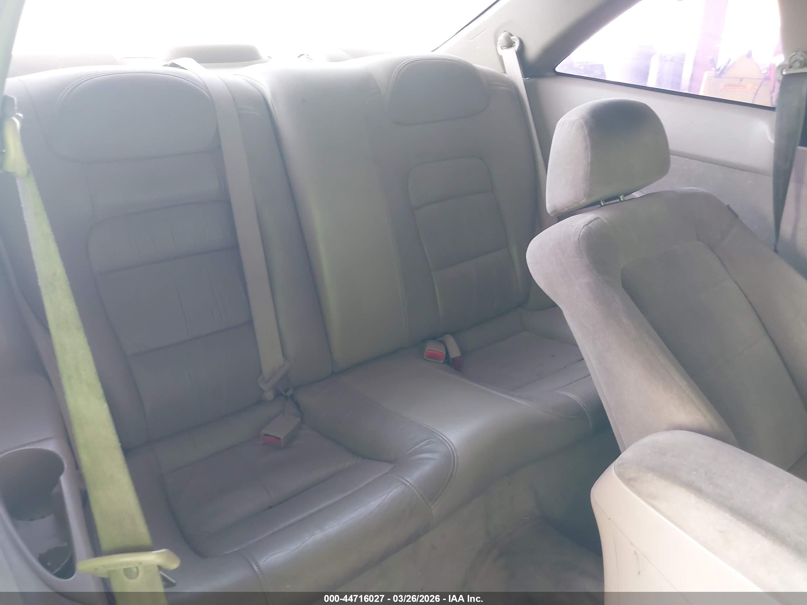 2000 Honda Accord 3.0 Lx White vin: 1HGCG2243YA007035