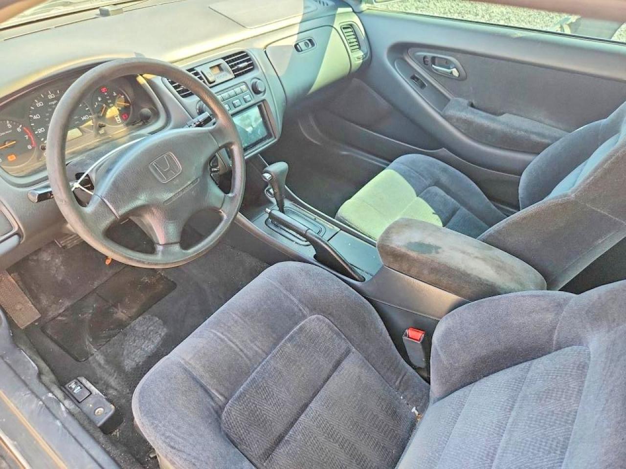 1998 Honda Accord Lx Silver vin: 1HGCG2244WA005405
