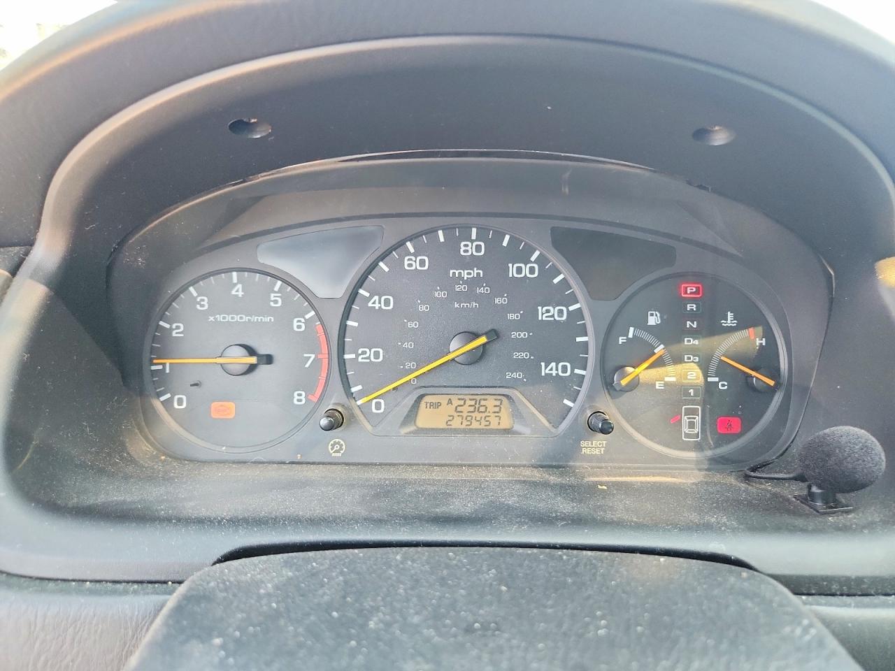 1998 Honda Accord Lx Silver vin: 1HGCG2244WA005405