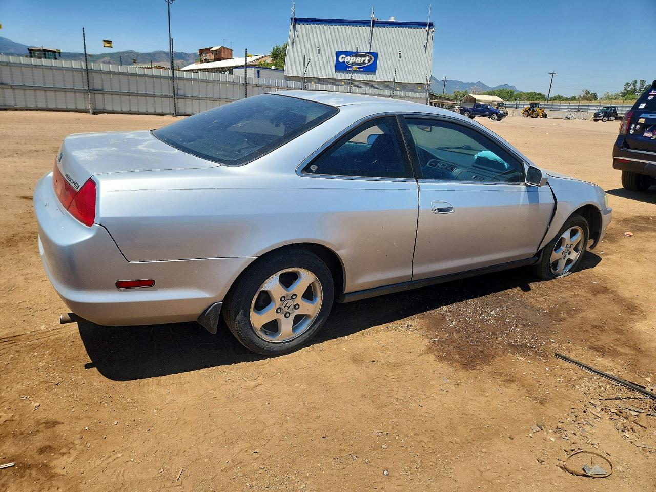 1998 Honda Accord Lx Silver vin: 1HGCG2247WA013675