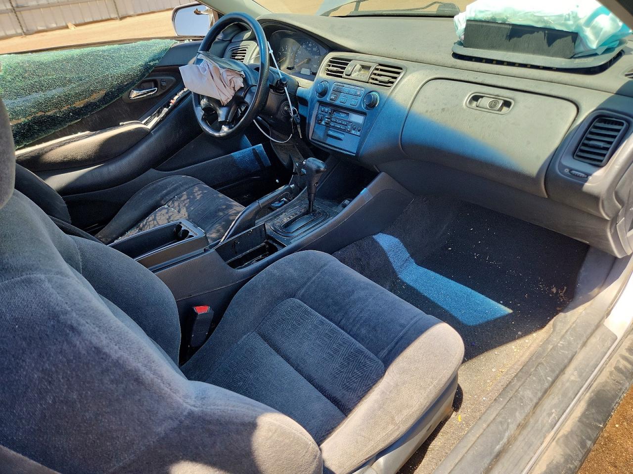 1998 Honda Accord Lx Silver vin: 1HGCG2247WA013675