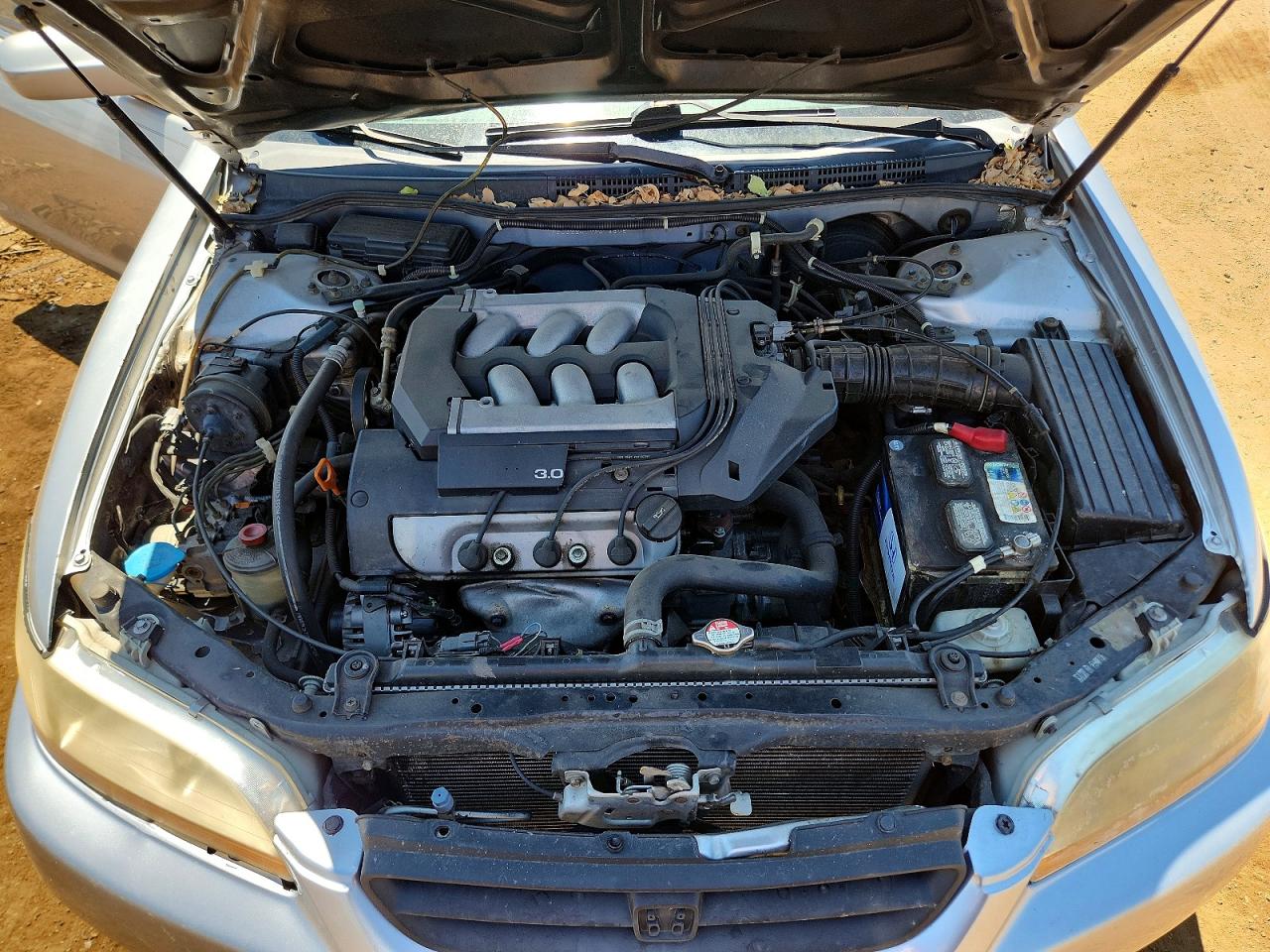 1998 Honda Accord Lx Silver vin: 1HGCG2247WA013675