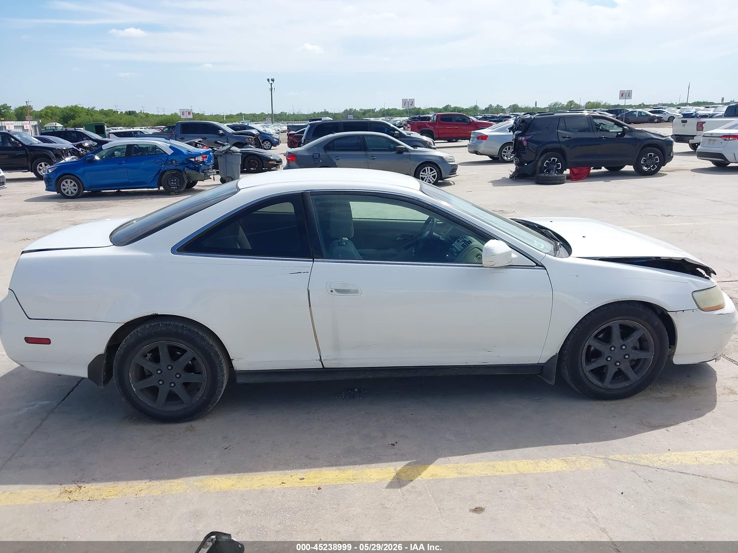 2002 Honda Accord 3.0 Lx Белый vin: 1HGCG22482A013632