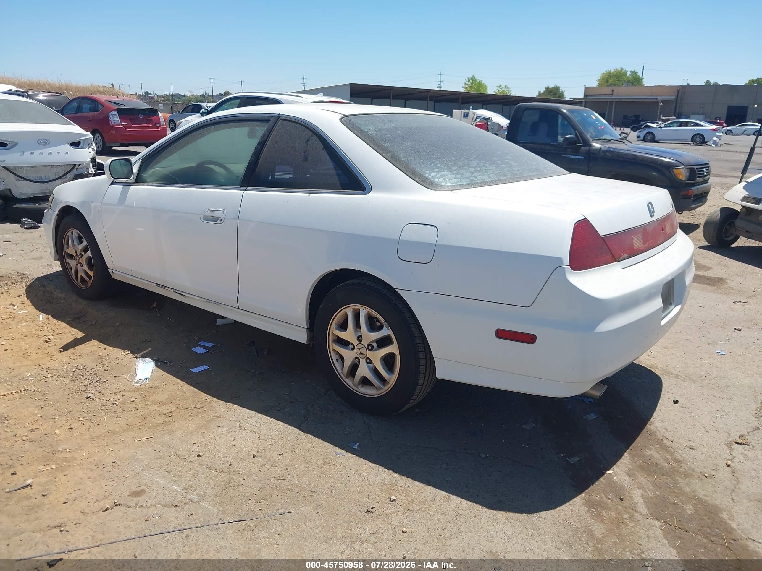 2002 Honda Accord 3.0 Ex White vin: 1HGCG22502A008532