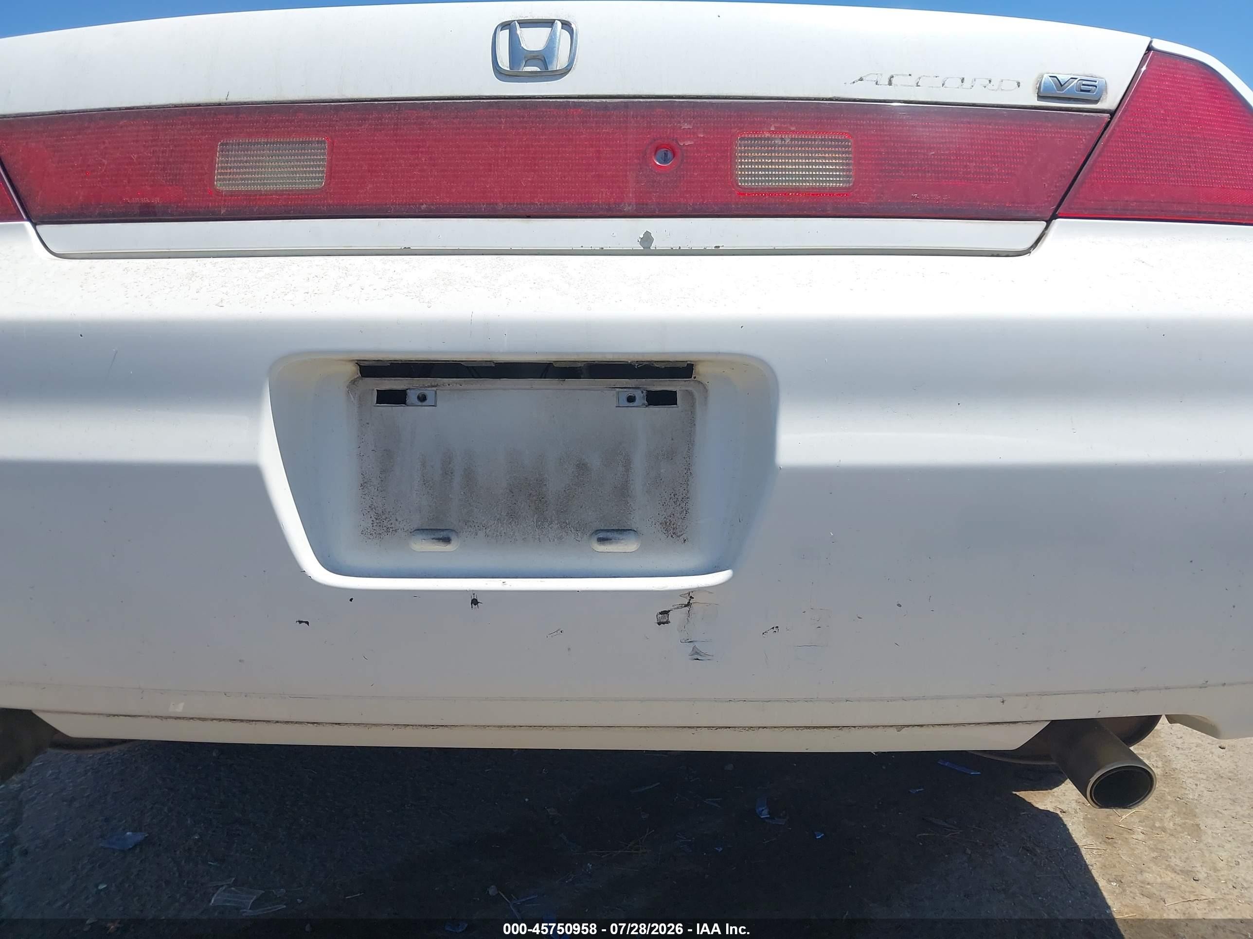 2002 Honda Accord 3.0 Ex White vin: 1HGCG22502A008532
