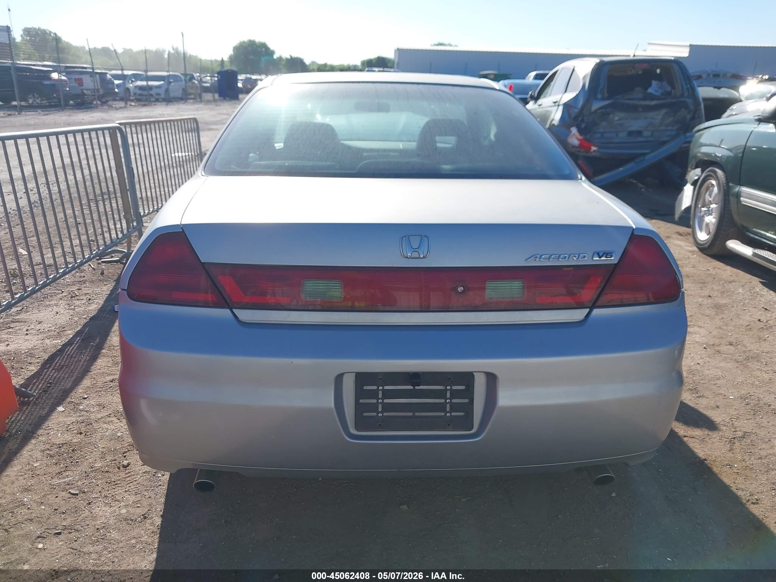2002 Honda Accord 3.0 Ex Silver vin: 1HGCG22502A010779