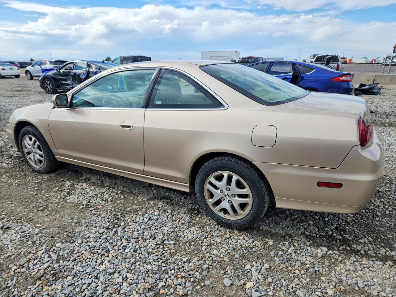 2002 Honda Accord Ex Gold vin: 1HGCG22522A028054