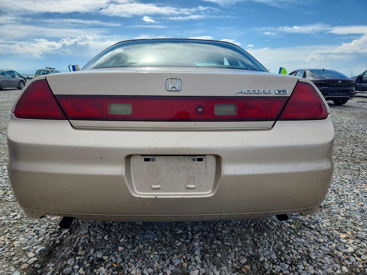 2002 Honda Accord Ex Gold vin: 1HGCG22522A028054