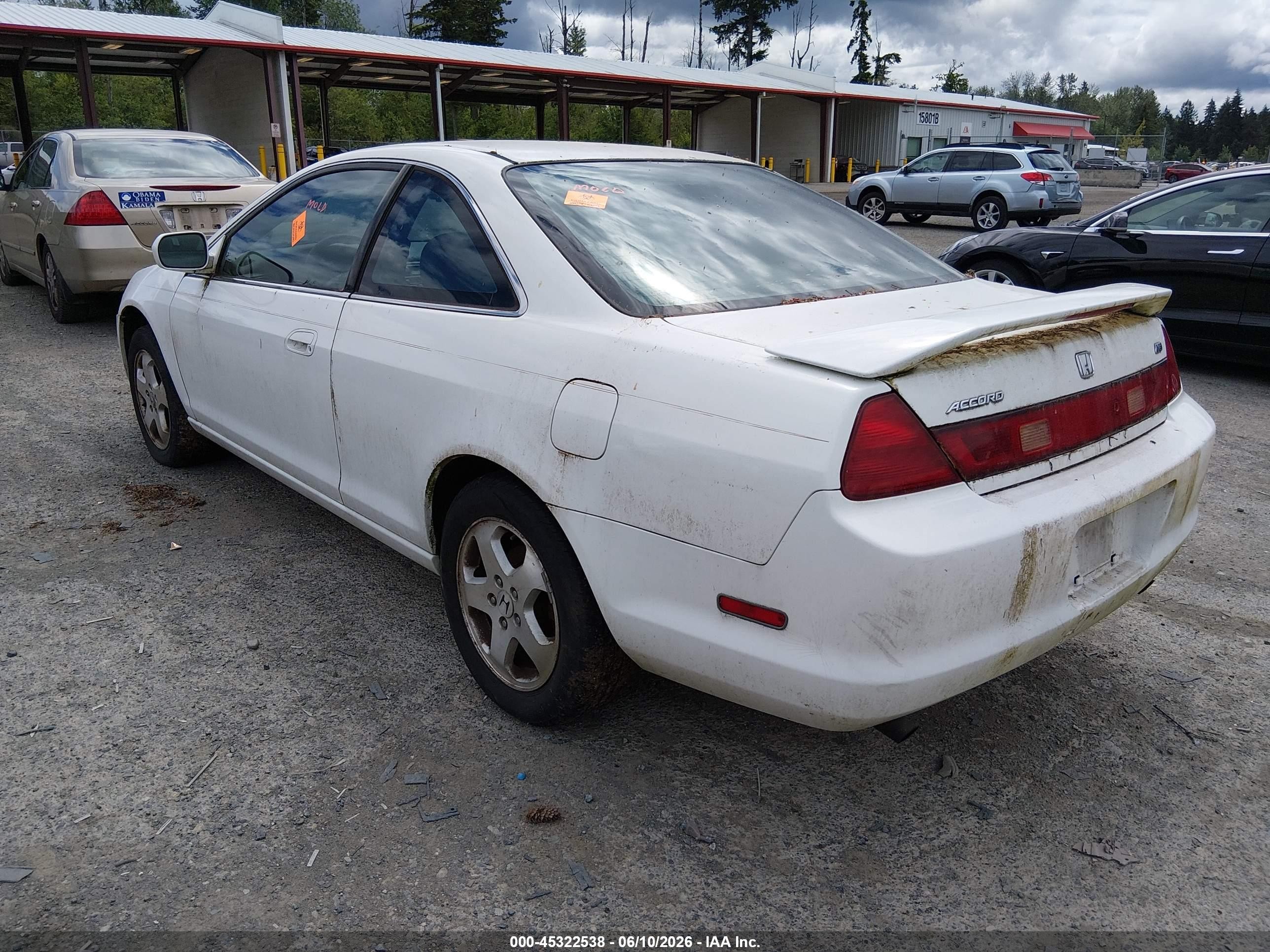 1999 Honda Accord Ex V6 White vin: 1HGCG2252XA026425