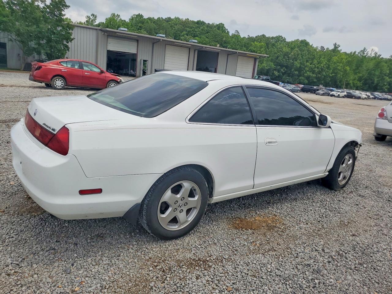 1999 Honda Accord White vin: 1HGCG2256XA008848