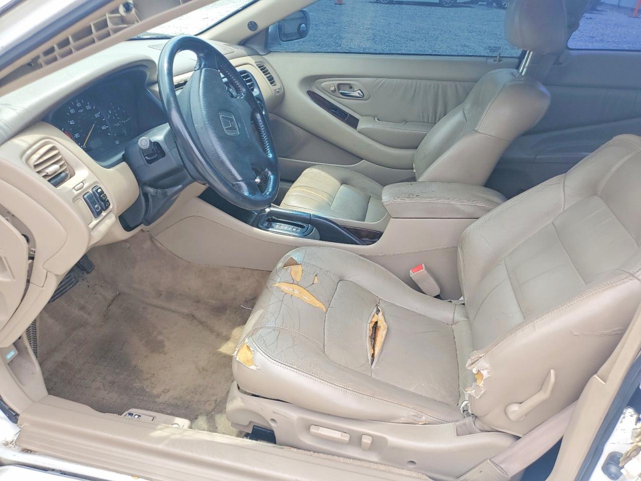 1999 Honda Accord White vin: 1HGCG2256XA008848