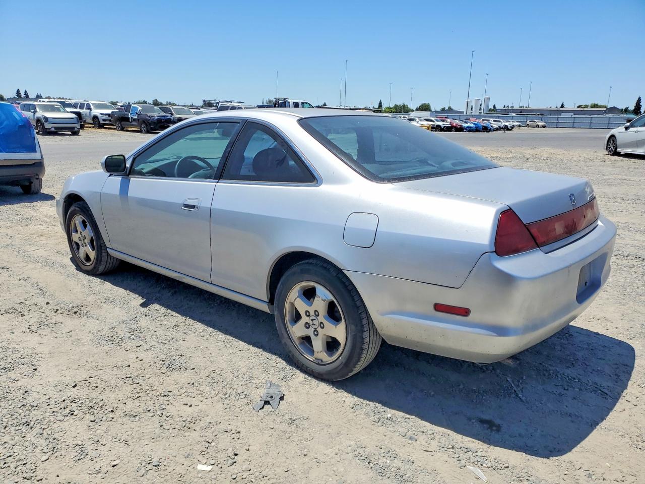 2000 Honda Accord Ex Silver vin: 1HGCG2256YA025344